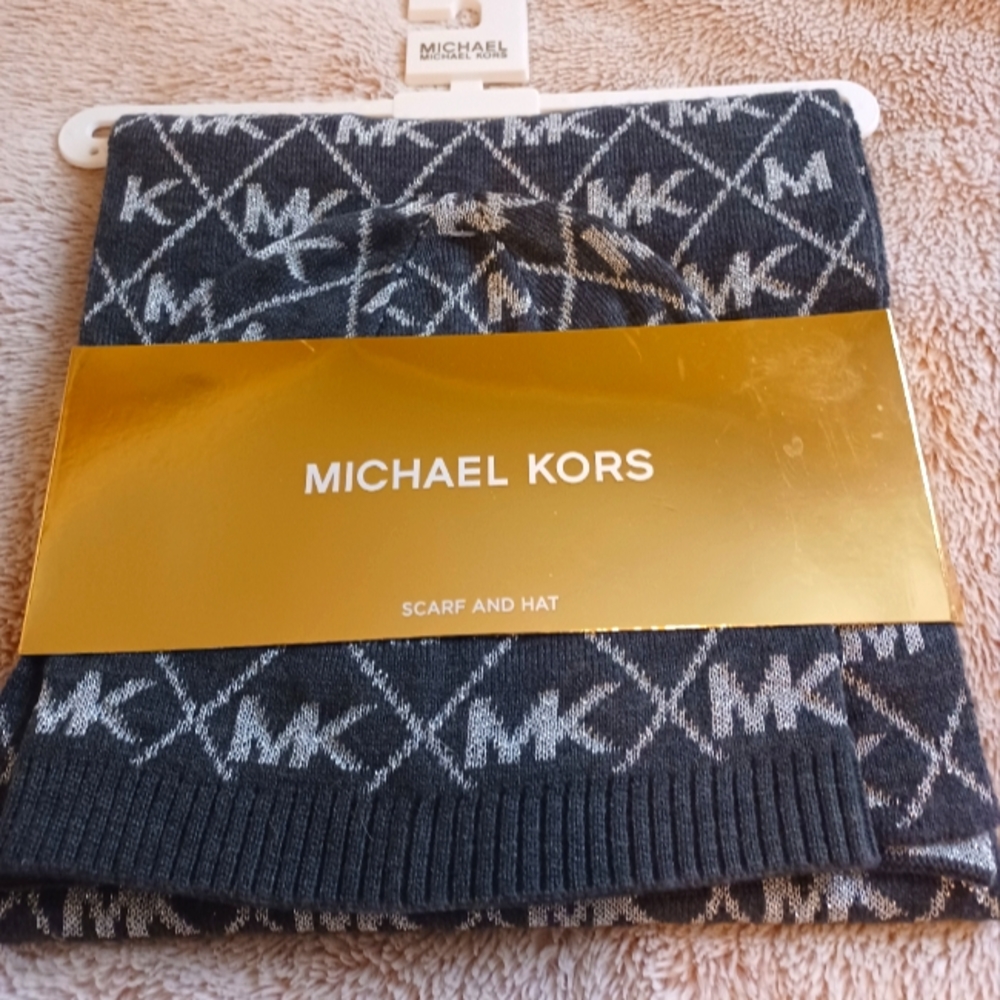Michael Kors Gray and Silver Diamond Metallic Logo Scarf and Hat Set- NWT!